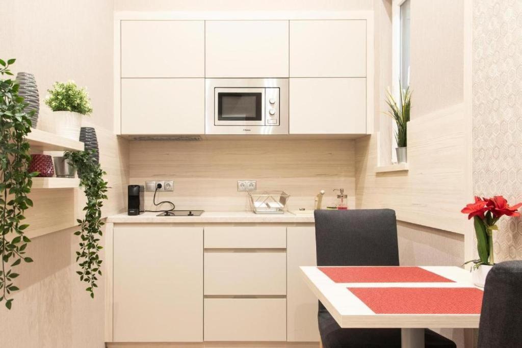 Budapest Revay Apartments エクステリア 写真